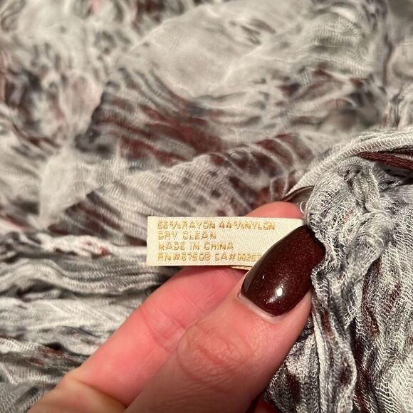 Collection Eighteen Women's Animal Print Infinity Scarf - Picture 6 of 6